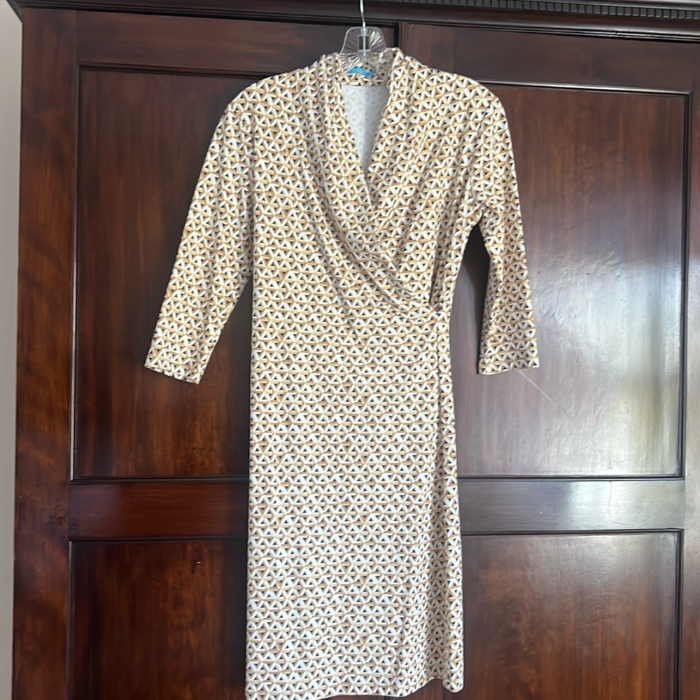 J. McLaughlin Dress gold & black 3/4 sleeves xs